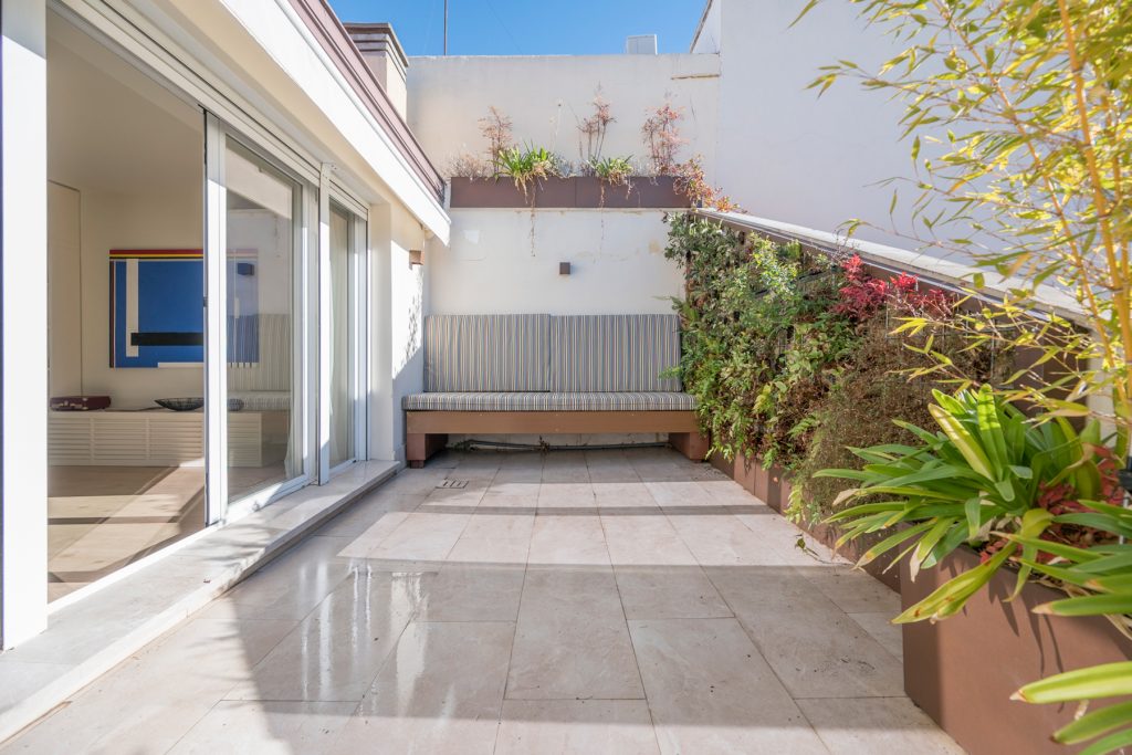 Atico en calle Juan de Mena en venta en Sofimar Real Estate